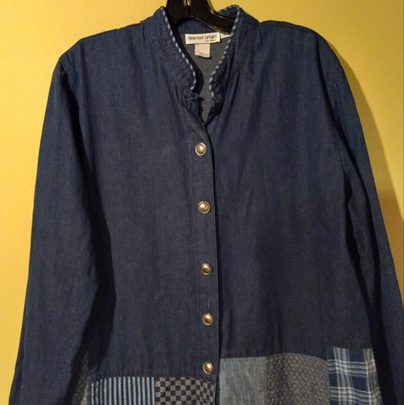 Women's Marcia Short Denim Dress. - Picture 2 of 4